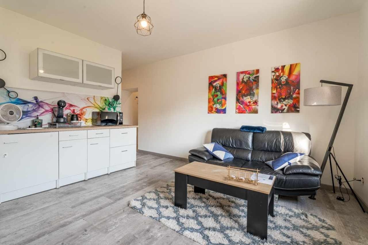 26m - Salon Et Kitchenette Prive - Wifi Homestay *